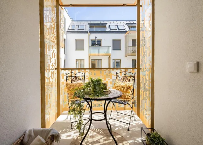 Premier Pest Side Apartment